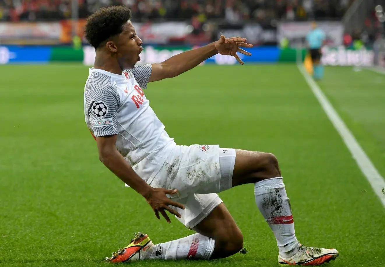 华体会入口 -荷甲今晨走向成谜;多特蒙德迎来里程碑;压力陡增;阵容厚度经受考验的简单介绍