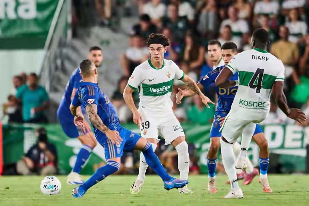 华体会娱乐官网 -包含关键时刻切尔西绝杀压哨：欧冠节点到来，更衣室稳定，赛程密集仍需轮换的词条